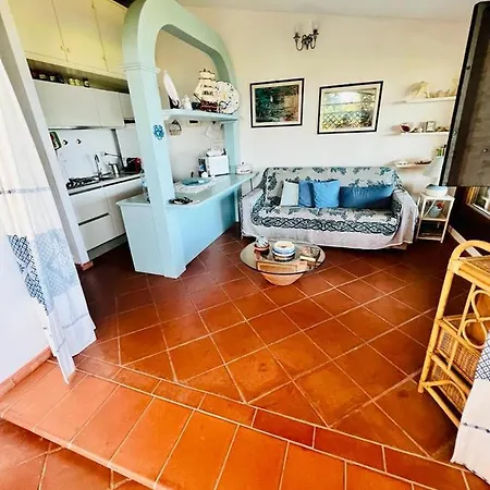 Immersa Nella Natura Con Giardino E Discesa Privata Al Mare